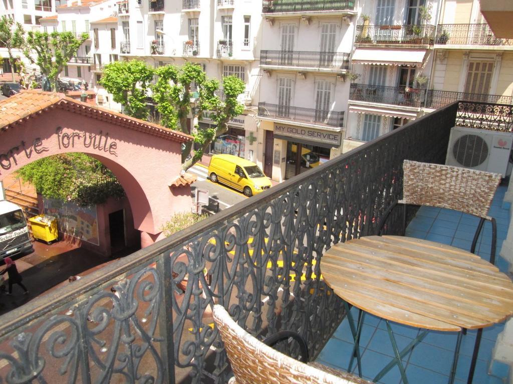 Modern Apartment 2 Bedrooms Quiet Terrace In A Palm Beach Area, 30 Meters From Seaside Cannes Rum bild